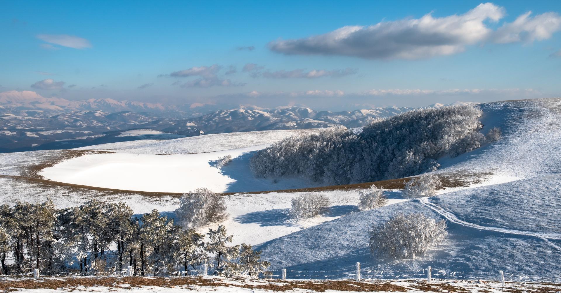 Monte Subasio con la neve